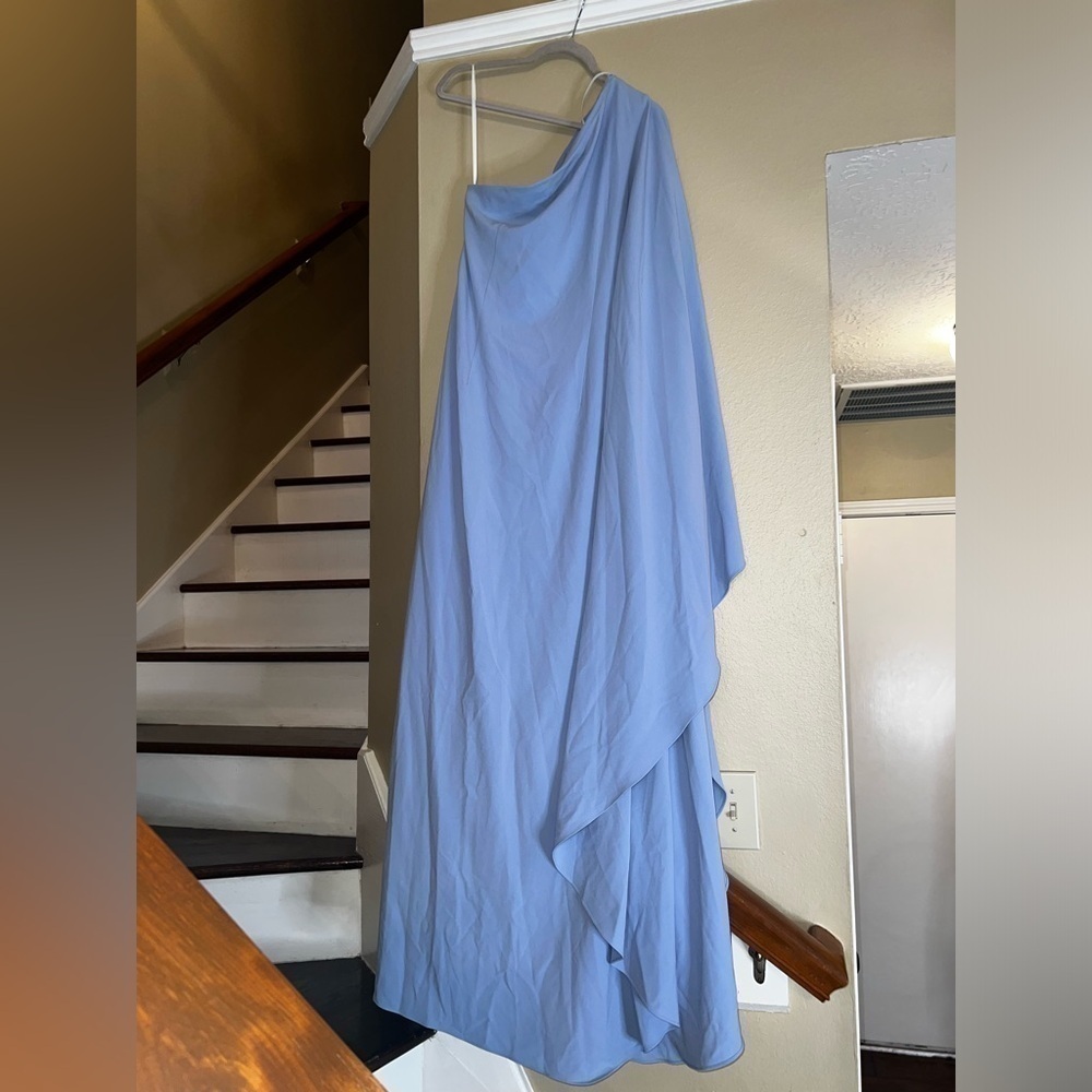 ▶️ Halston ◀️ Ariella Cold Shoulder Side Slip Blue Maxi Dress. - Picture 5 of 6